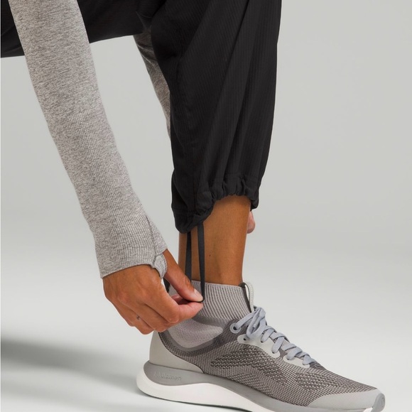 Lululemon dance studio pants (regular) - Picture 4 of 4